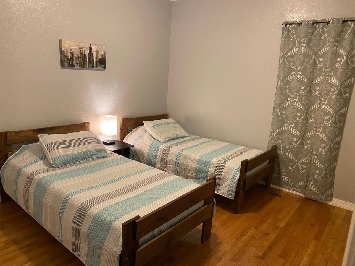 Cozy House With Large Free Parking On Premises Vila Springfield Exterior foto